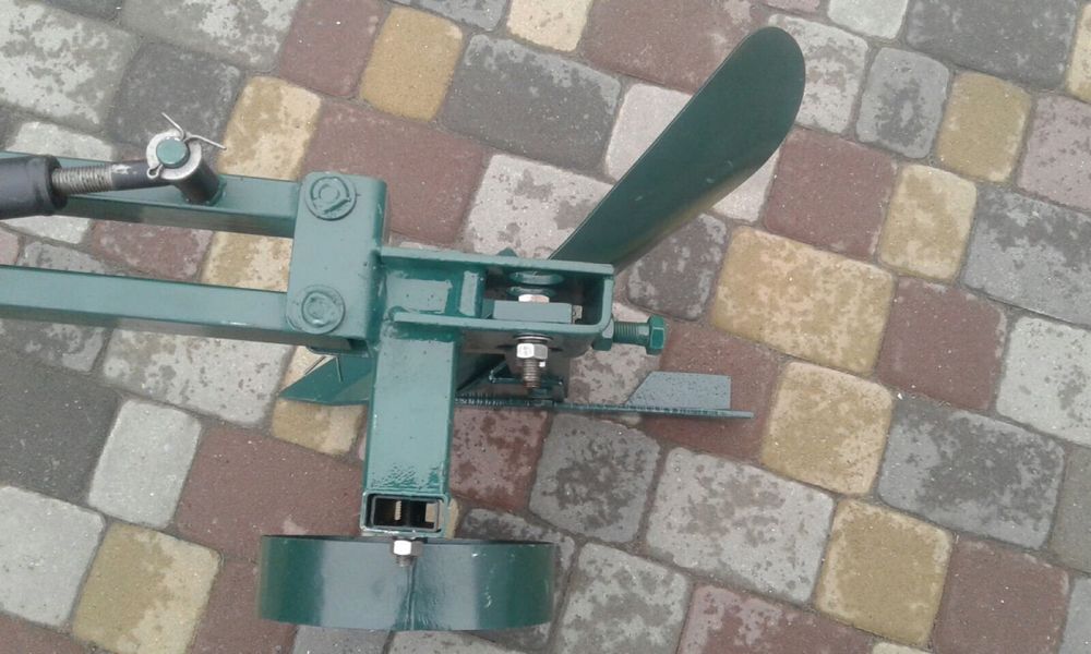 Плуг к мотоблоку