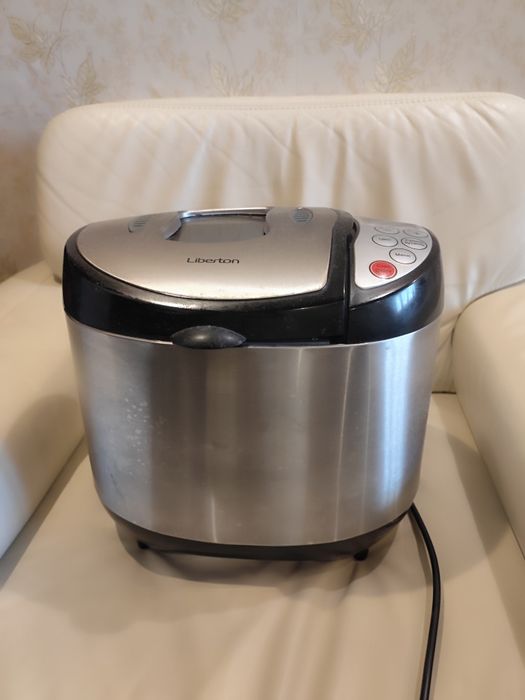 Хлібопічка LIBERTON LBM-04-2
