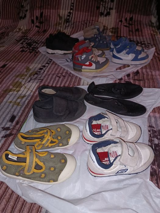 Пакет очень хорошей обуви 24-30размер