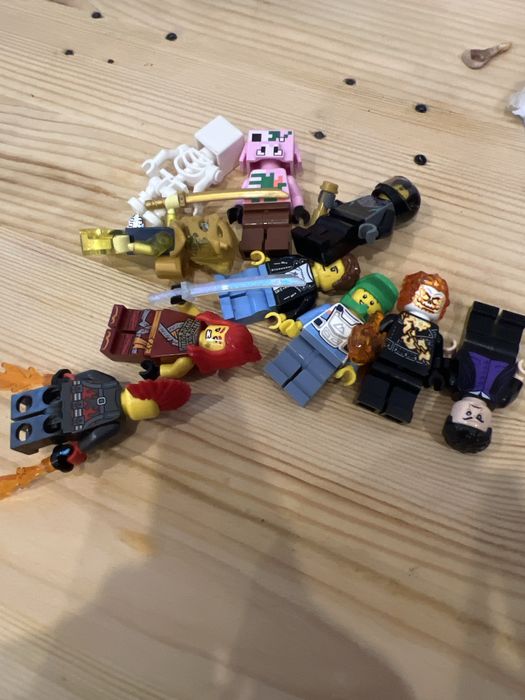 LEGO random minifigure bin great :)