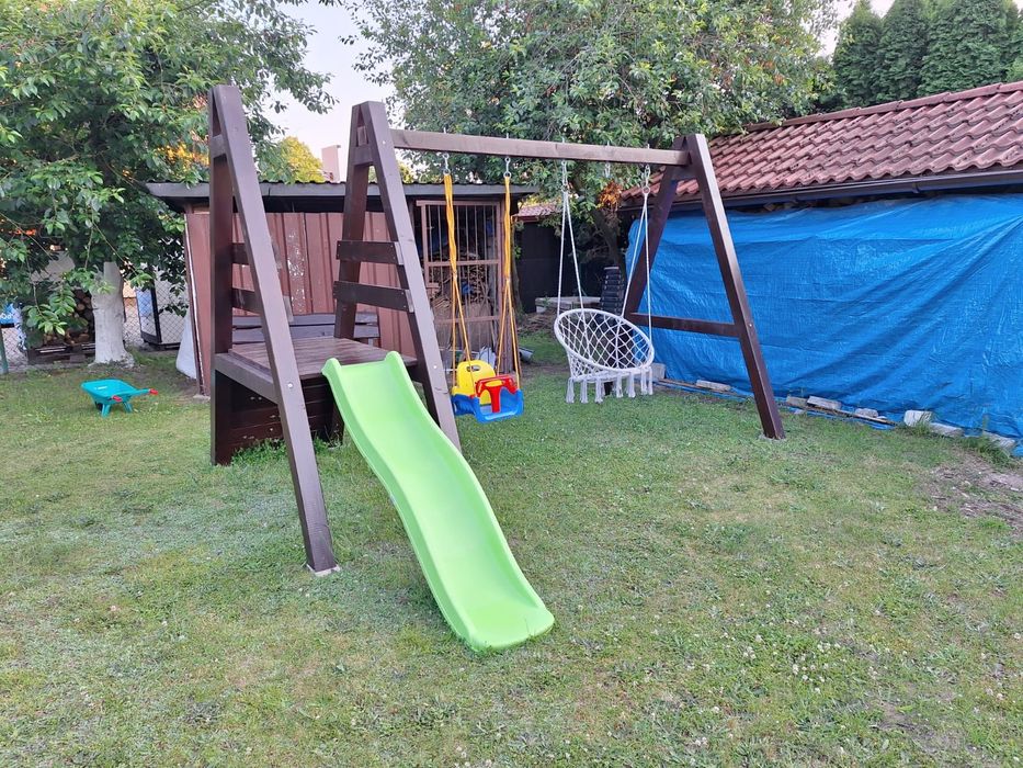 Drewniany plac zabaw