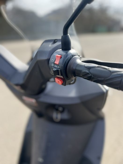 Продам скутер YIBEN YB150T-11