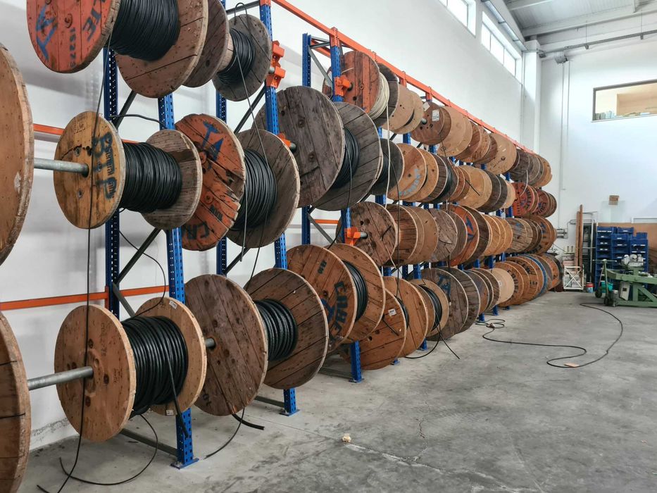 Material elétrico, liquidação Total de stock