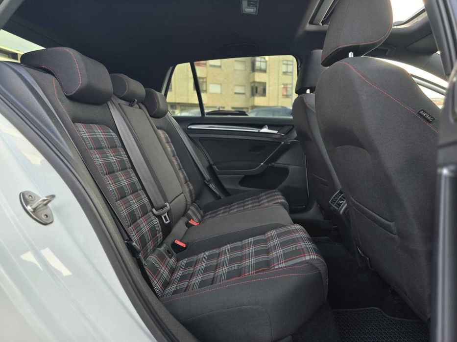 VOLKSWAGEN GOLF VII PERFORMACE 2.0TSI 230CV DSG "FULL EXTRAS"