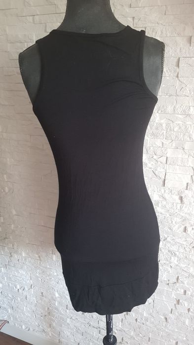 C&A Clockhouse czarna dłuższa bluzka tunika cekiny