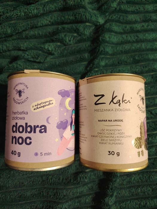 Dwie puszki na herbatę na dobranoc i na urodę