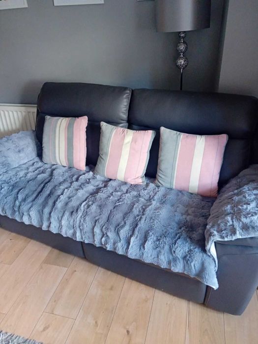 Pokrowiec na sofę, narzuta, antypoślizgowy, mata na sofę kanapę  NOWA