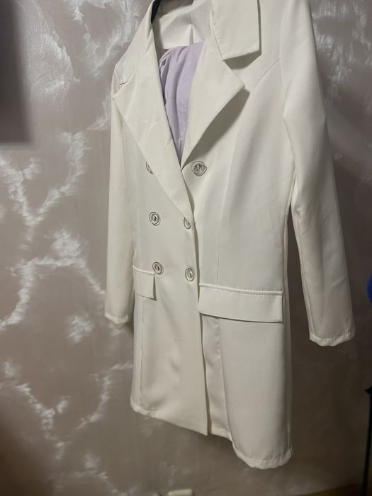 Сукня біла святкова