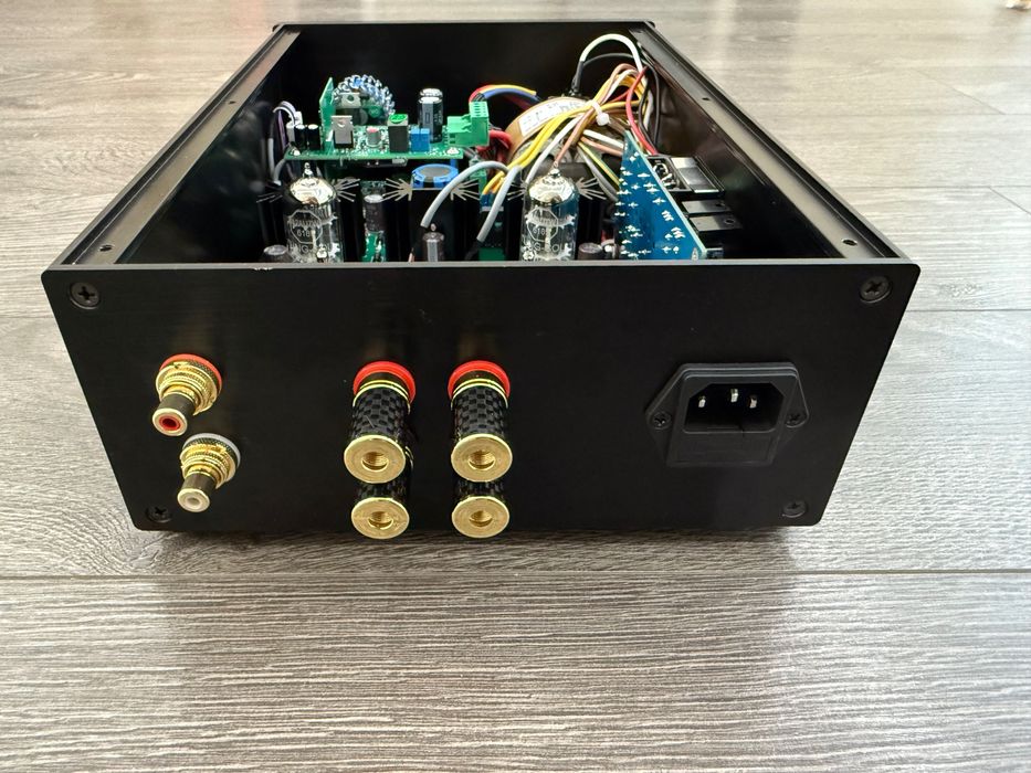 Гибридный усилитель мощности, HB1_11N/P - класс D, на 100 ватт 4 Ом.