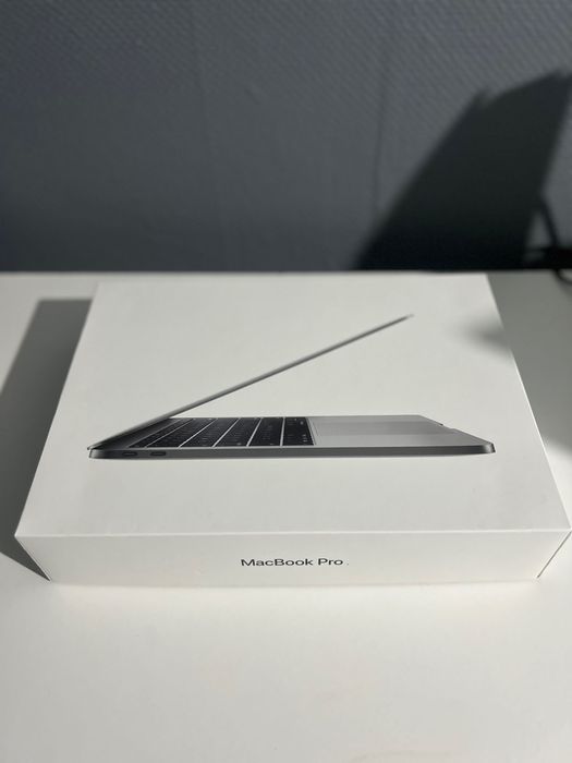 Apple MacBook Pro 13” (2017) – Space Grey