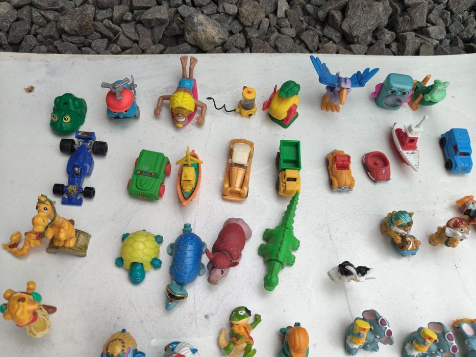 Фігурки Kinder Surprise