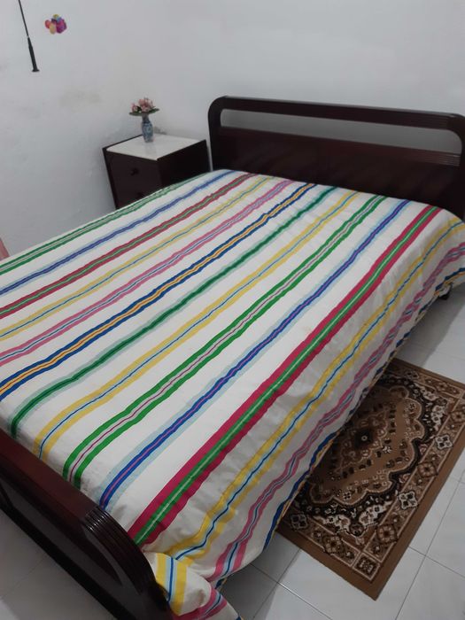 Cama em Madeira, sem estrado e sem colchão