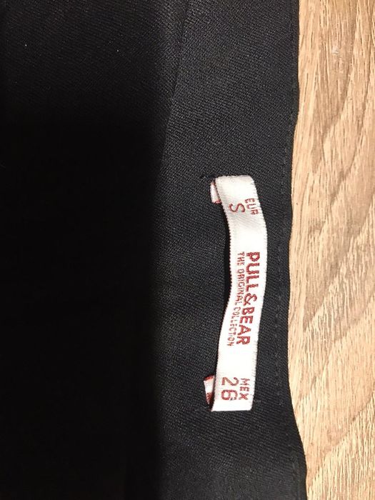 Eleganckie, czarne, modne spodnie Pull&Bear, rozm. S