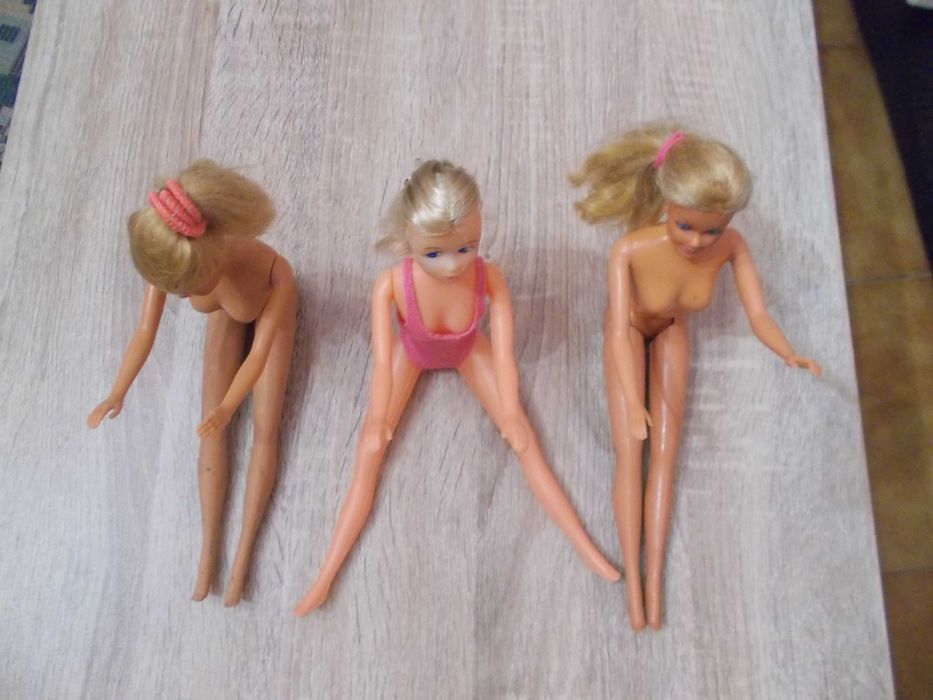 3 bonecas tipo Barbie