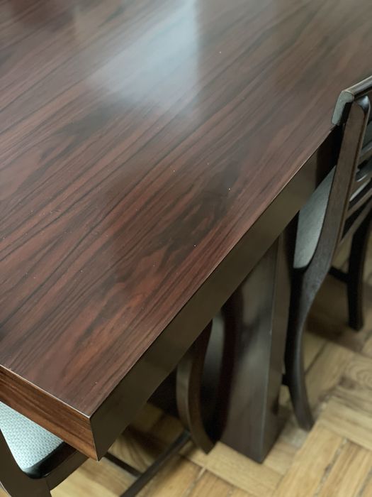 Mesa de Jantar + 8 cadeiras + 1 aparador + 1 móvel TV