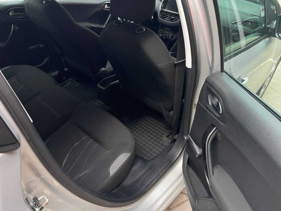 Peugeot 208 2014