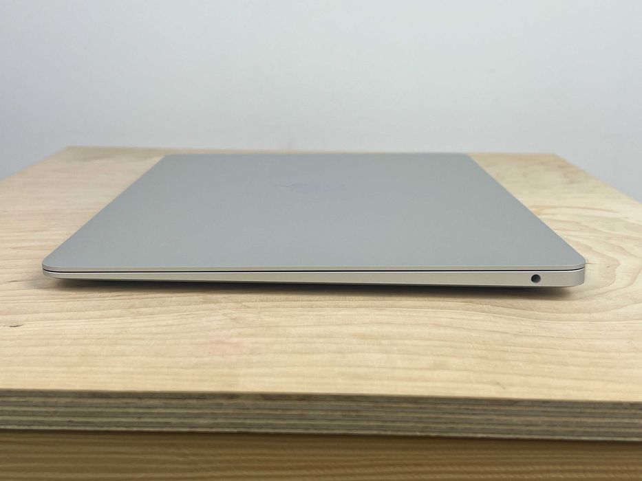 2020 MacBook Air A2337 13" M1 16GB 512GB