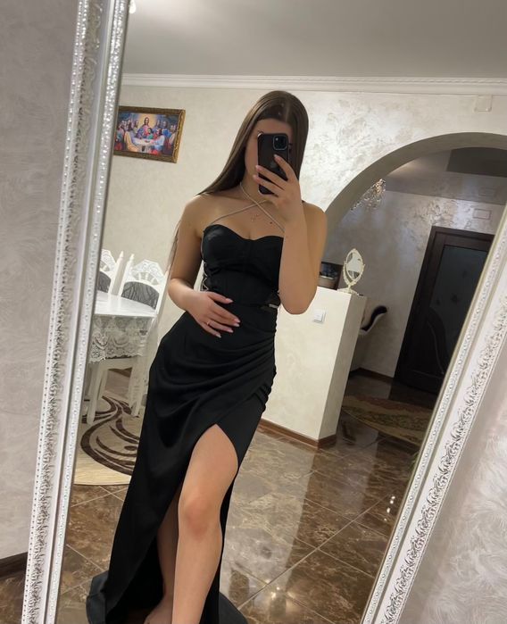 Продам вечірню сукню.