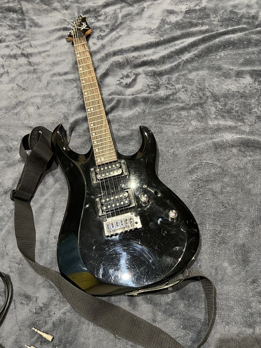 Продам гитару Cort X-2