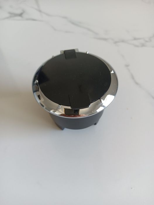 Cinzeiro portátil com tampa para carro / automóvel - Novo