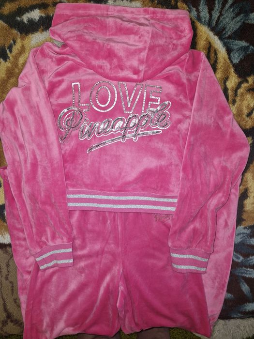 Продам велюровый костюм  для девочки