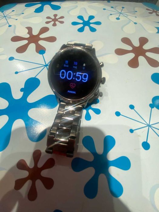 Smartwatch - zegarek Fossil - 5 generacji