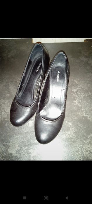 Sprzedam buty na obcasie
