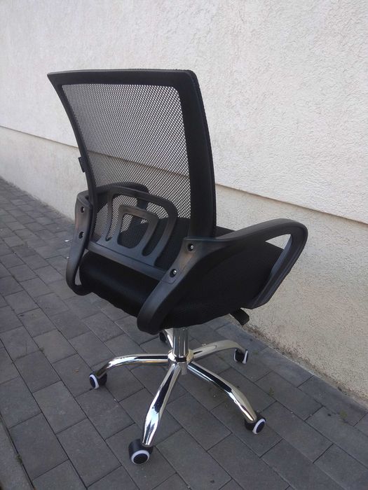 офісне крісло з мікросітки на колесах; офиссное кресло компьютерное