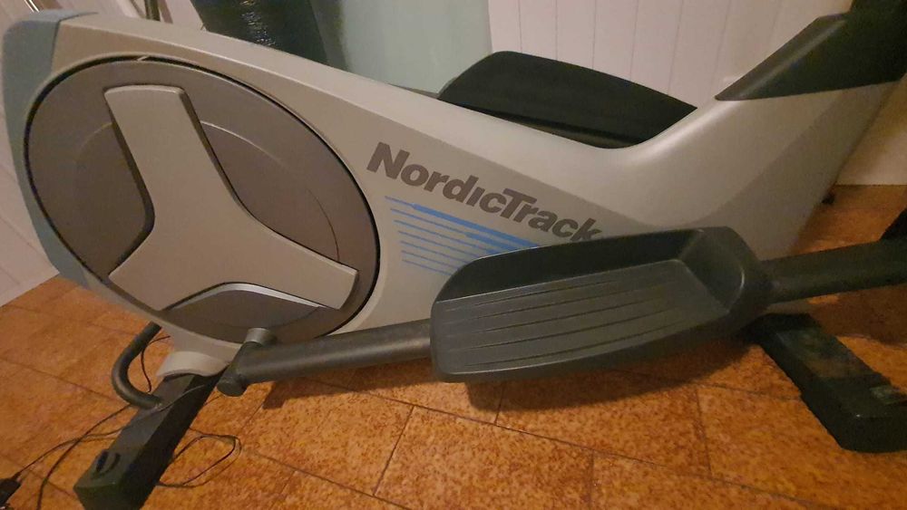 Elíptica NORDICTRACK bom estado, vários programas.