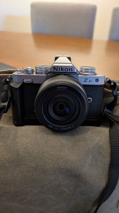 Nikon zfc com 2 lentes e extras