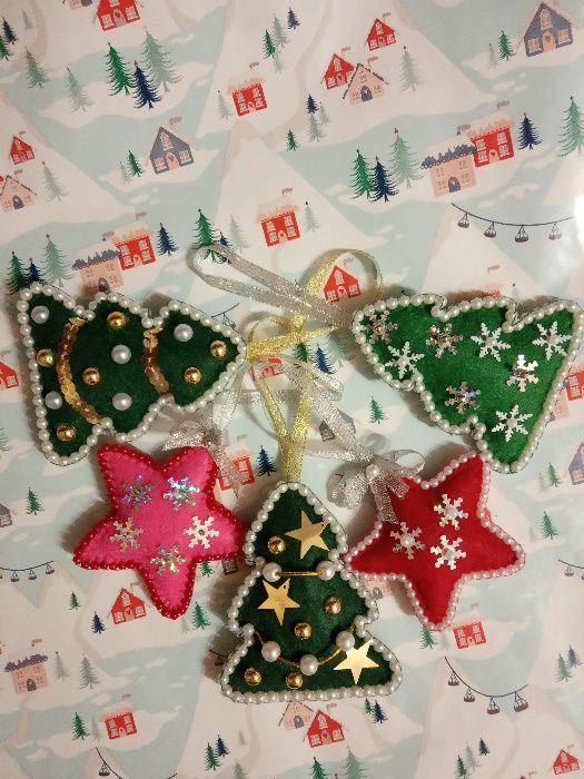 Новогодние игрушки из фетра