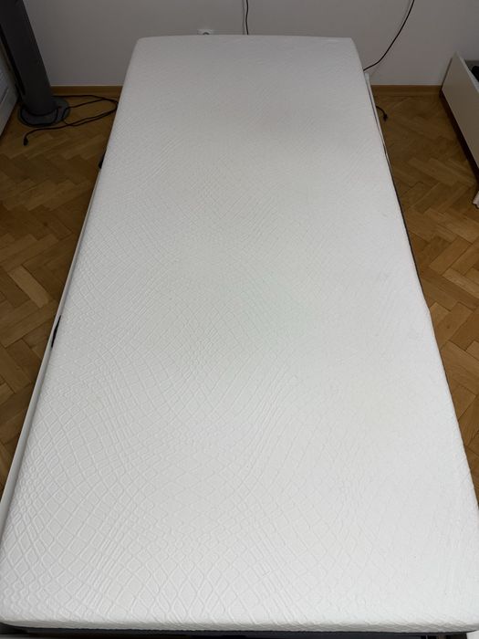 Sprzedam łóżko ze stelażem ikea z dwoma szufladami/pojemnikami