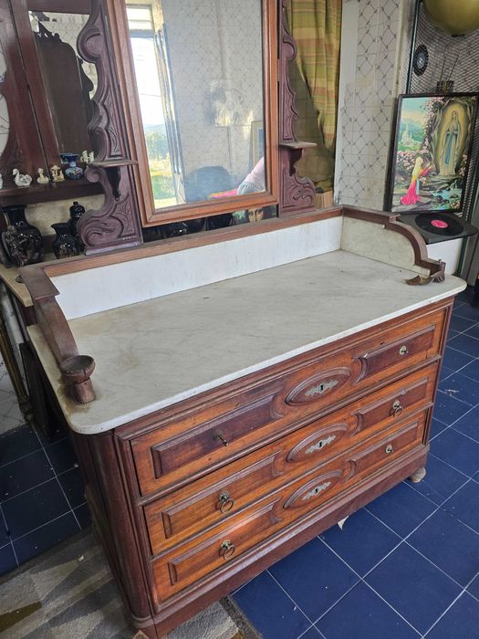Movel antigo com pedra mármore e espelho