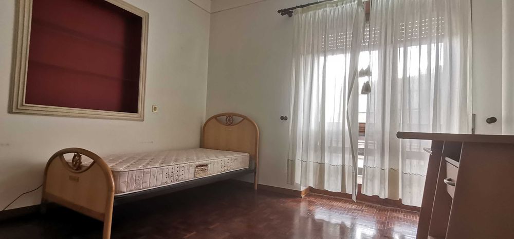 Quarto, nos Olivais