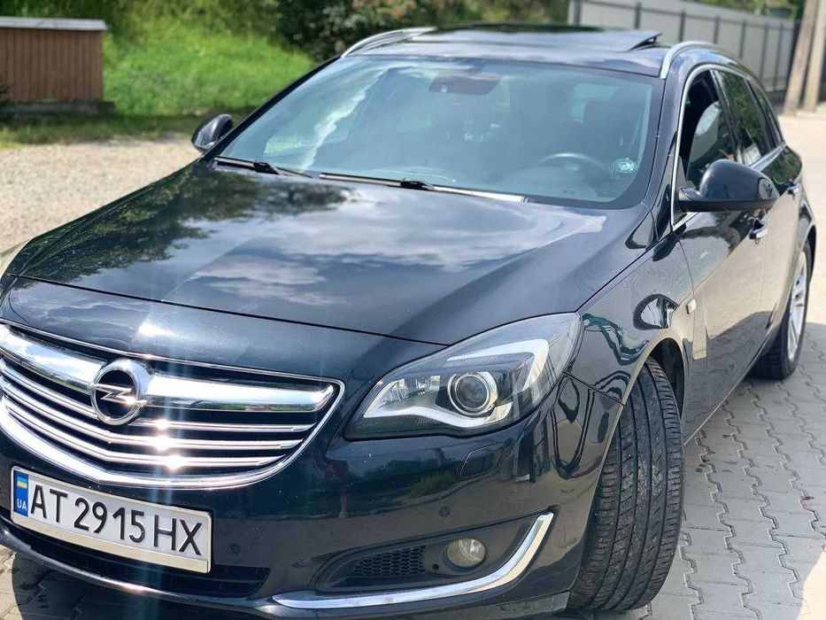 Автомобіль Інсігнія 2013