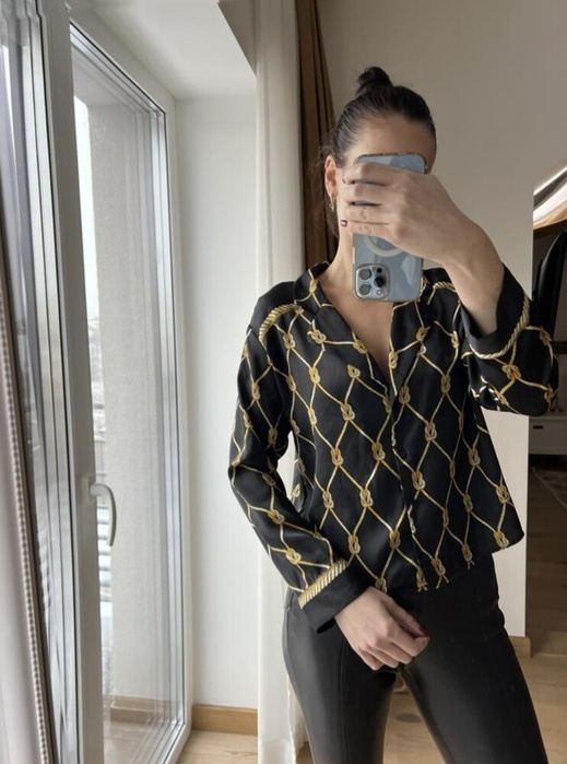 Одна на вибір атласна сорочка від Zara, S/M