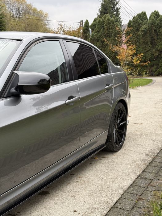 BMW  e90 320d 2011