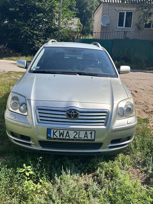 Авто тойота авенсіс