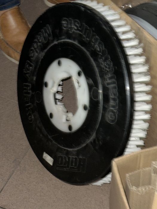 Porta discos e escovas para auto-lavadoras hako/ghibli 13"