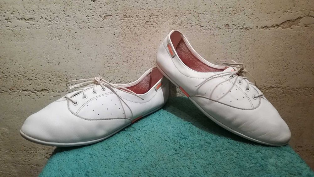 Baleriny ADIDAS NEO CIA r.38 2/3 skóra stan bardzo dobry