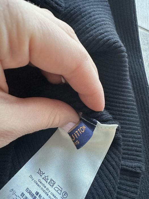 Светр lv гольф розміру хс-с