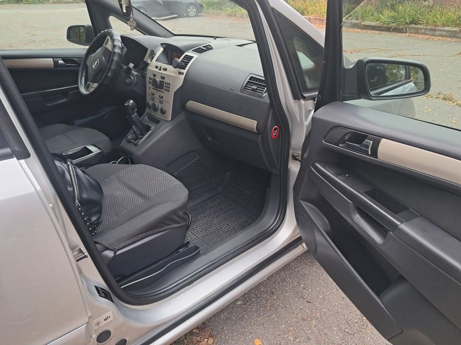 Opel Zafira 2008. Газ