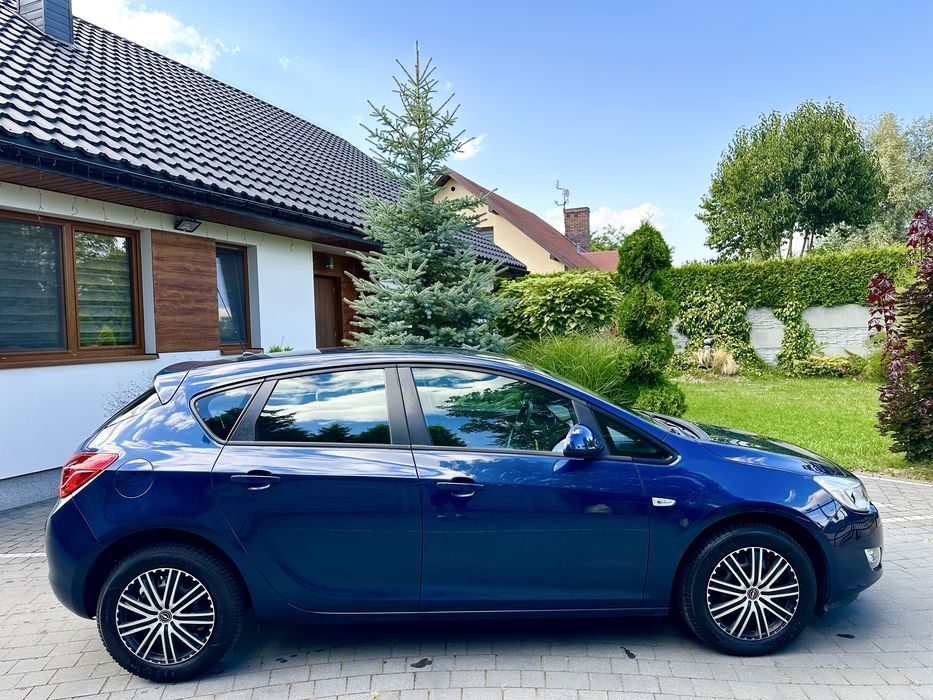 Astra J super stan 2011 rok 1,4  /Zamiana na inne auto też/