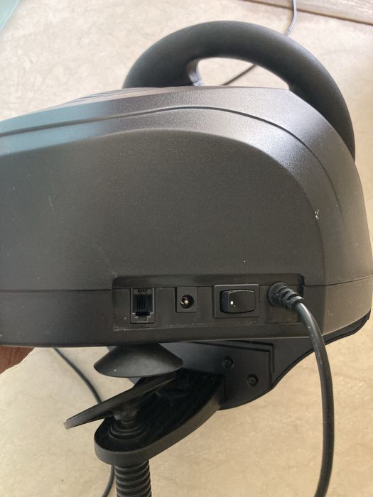 Volante e pedais Ferrari para PC