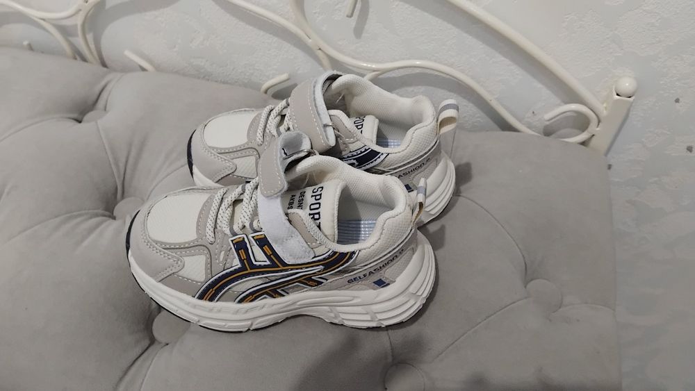 Кросівки на хлопчика