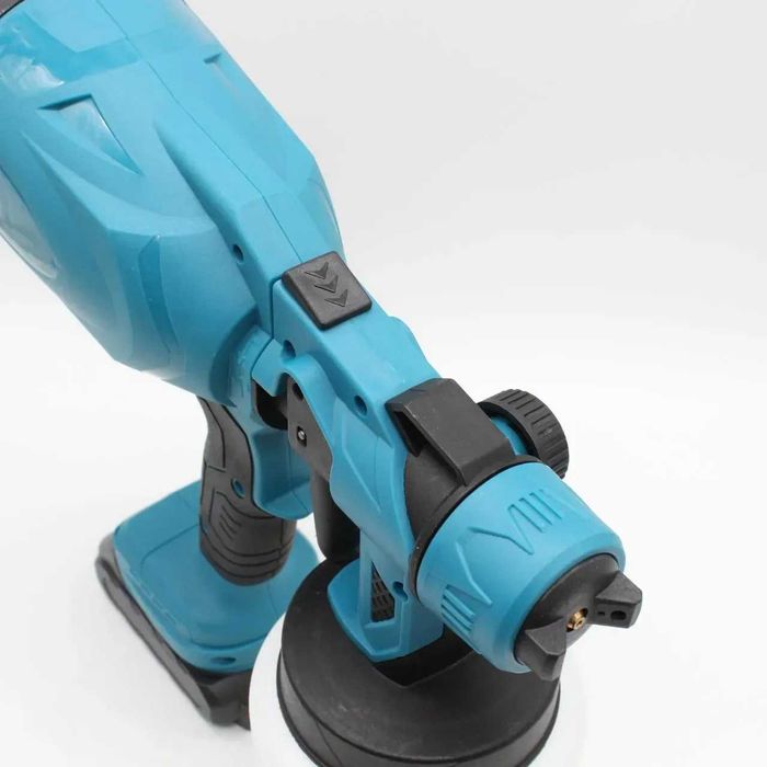 Беспроводной распылитель краски, краскопульт с двумя аккумуляторами.