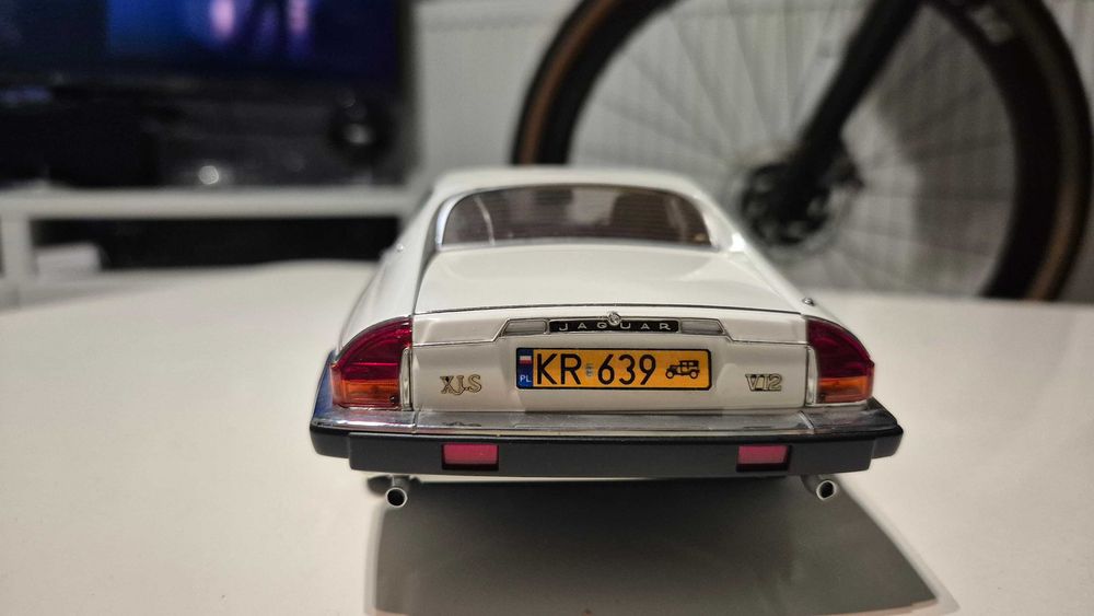 AutoArt 1:18 Jaguar XJS Coupe 1986 (white) 1/18