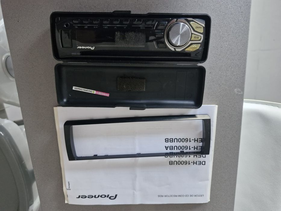Rádio de automóvel Pioneer DEH-1600UB