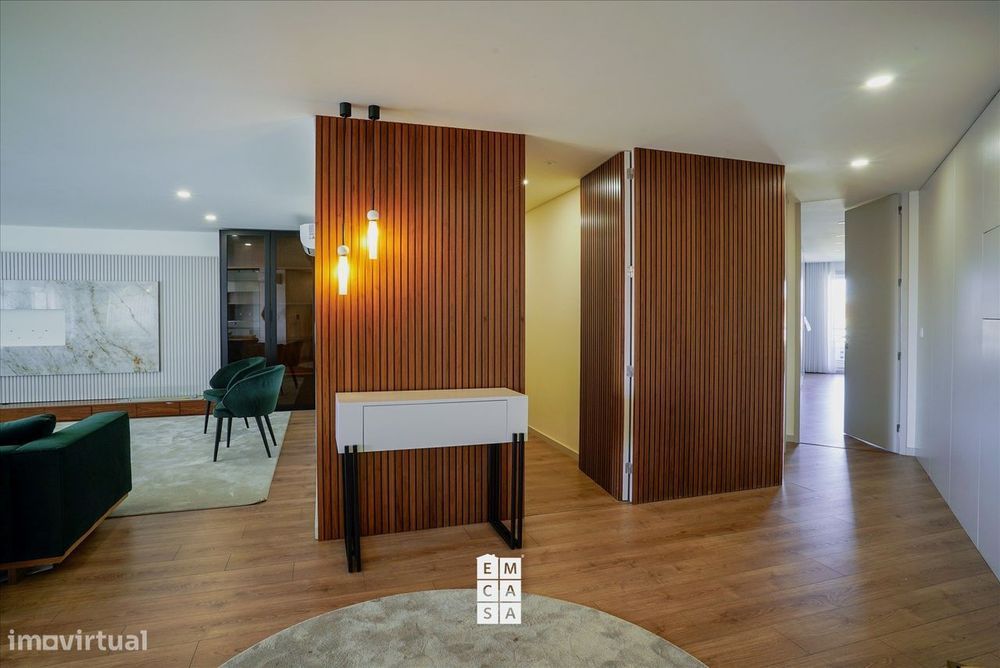 Apartamento T4 de Luxo para Arrendamento | Centro de Oliveira de Azemé