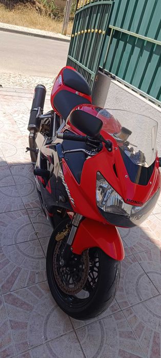 Honda cbr 929 bom estado